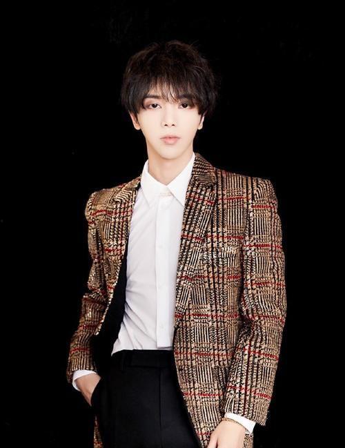 新疆明星爆料视频最新一期,揭秘明星幕后故事,最新一期精彩内容抢先看 第3张 新疆明星爆料视频最新一期,揭秘明星幕后故事,最新一期精彩内容抢先看 第3张